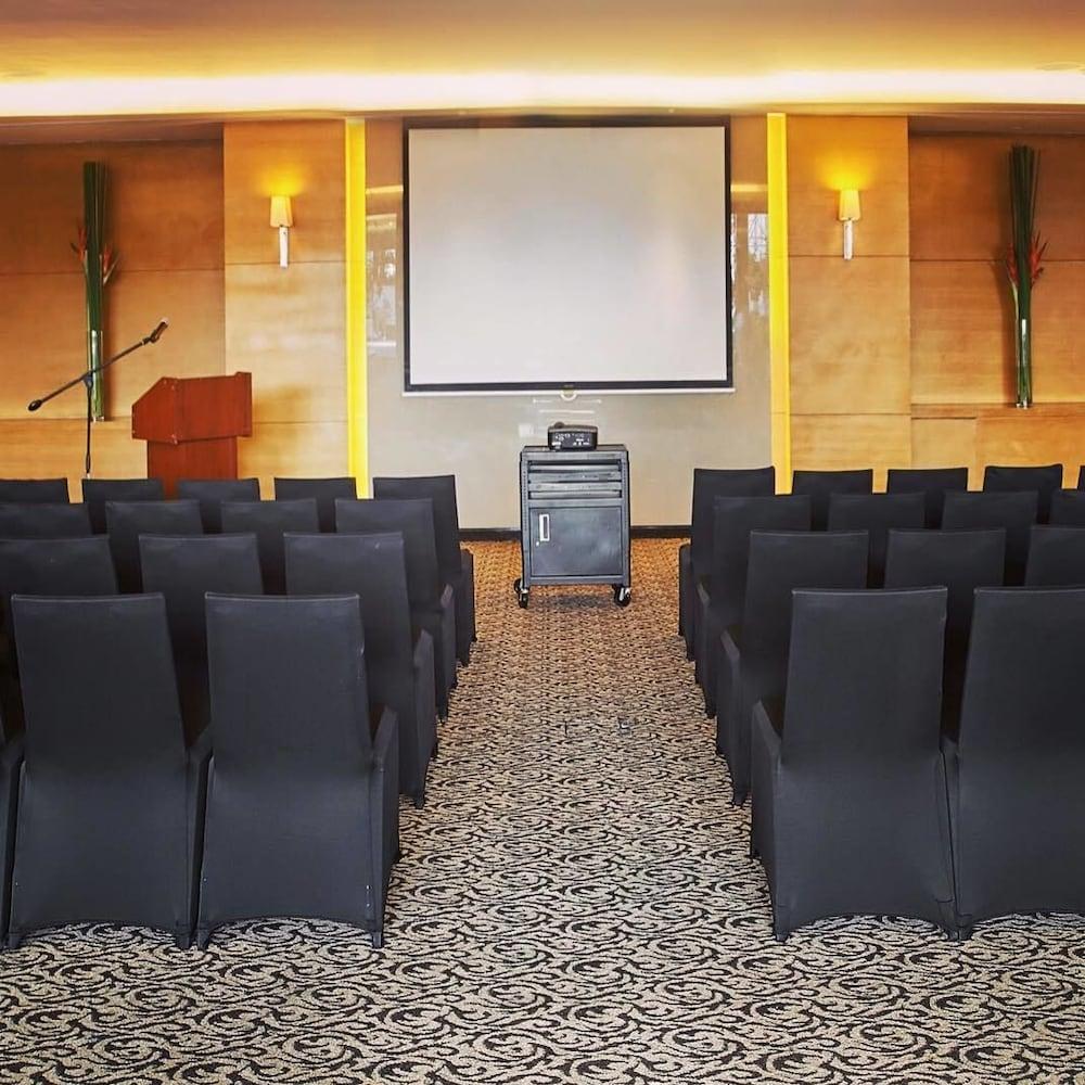 Quest Serviced Residences Cebu Exteriör bild